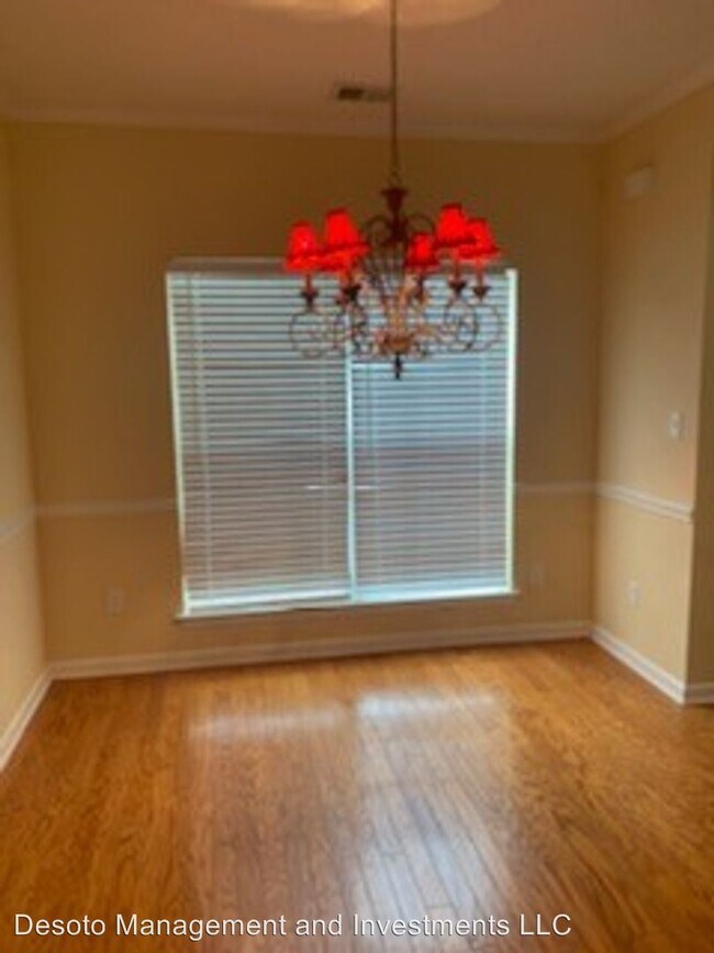 Building Photo - 4 br, 2.5 bath House - 569 Classic