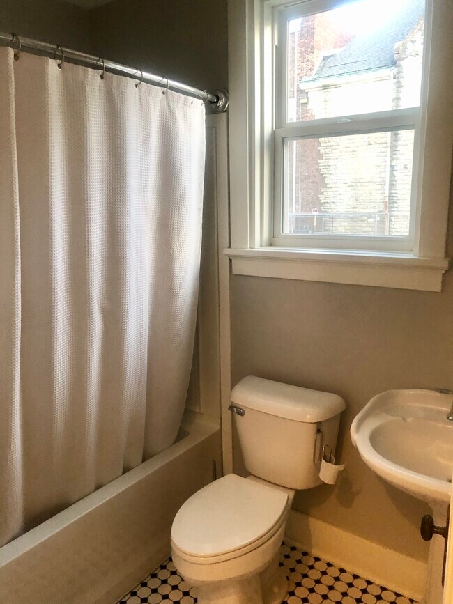 Bathroom - 612 N 5th St