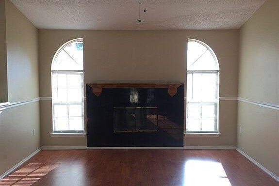 Foto del edificio - 2526 Quail Run Blvd N