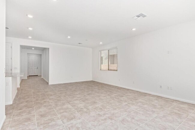 Foto del edificio - 8013 S Silver Lillie Way