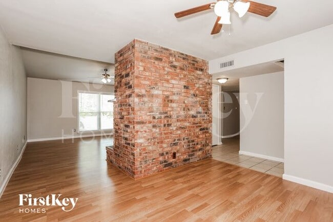 Building Photo - 9113 Linda Vista Dr