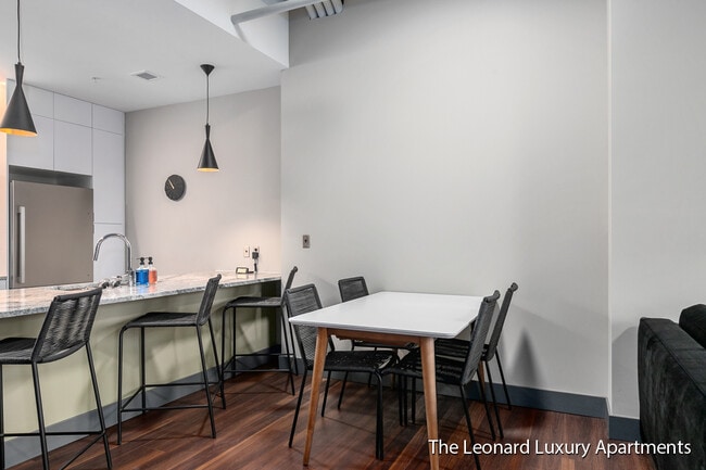 Building Photo - Leonard Luxury Apartments