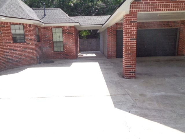 Building Photo - 21722 Tophill Dr