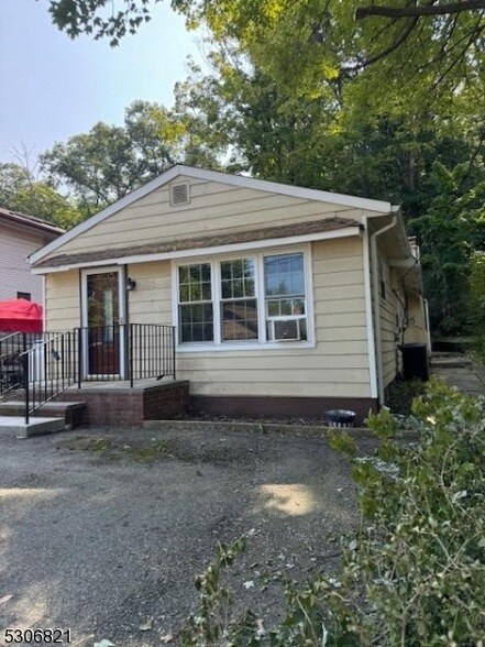 Foto del edificio - 354 Maxim Dr