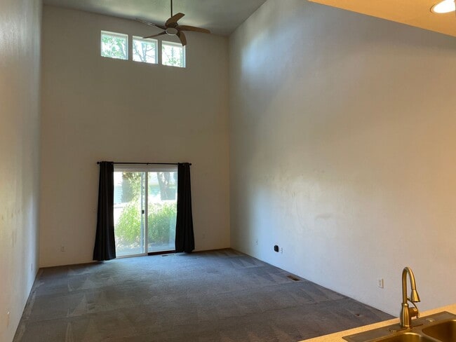 Foto del edificio - Beautiful 3 Bed, 2.5 Bath Home for Rent – Bright & Spacious in a Great Neighborhood
