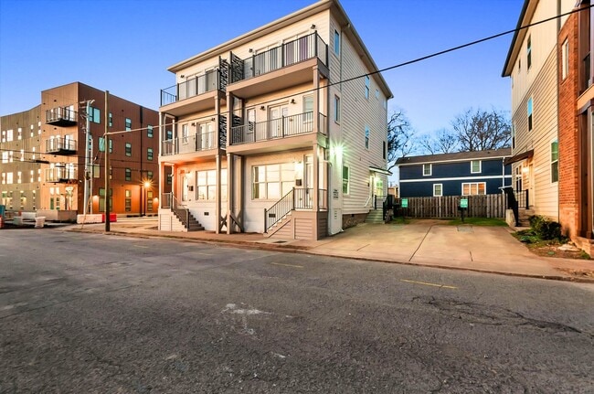 Modern Living in Downtown Nashville! - Modern Living in Downtown Nashville! Townhome