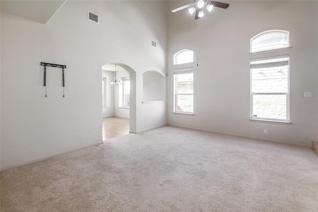 Building Photo - 2217 Nestlewood Dr