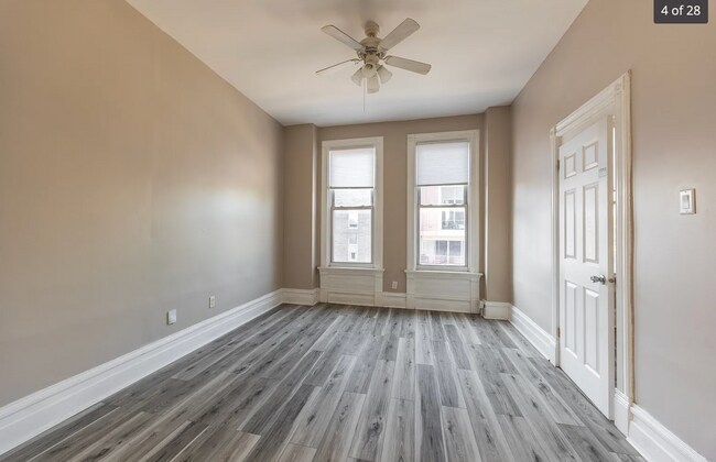 Foto del edificio - 1724 W Augusta Blvd