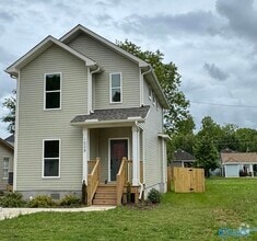 Building Photo - 1008 Halsey Ave NE