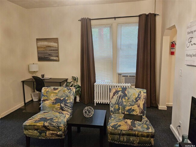 Building Photo - 74 Pearsall Ave