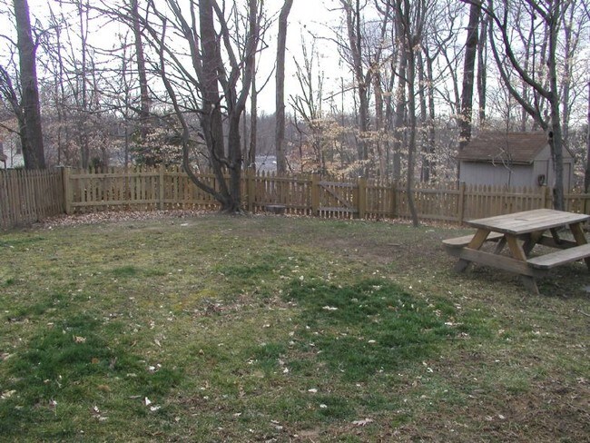 Building Photo - 3203 Cardiff Ct