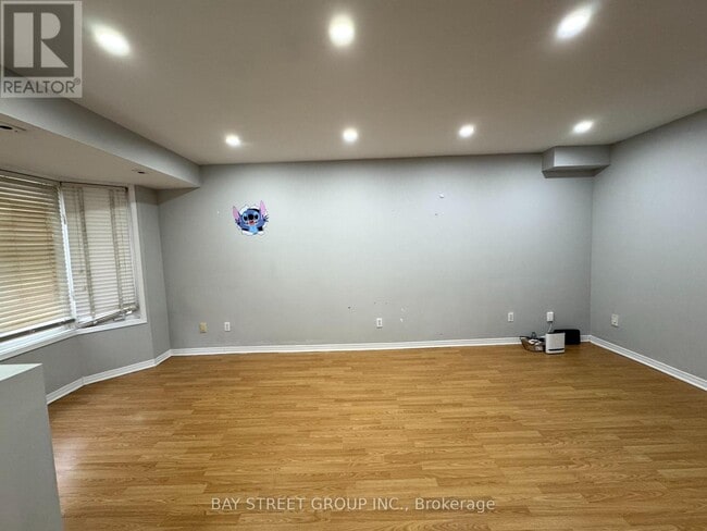 Building Photo - 19 Rosebank Dr