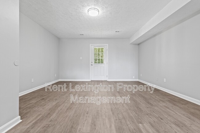 Building Photo - 1649 Foxhaven Dr