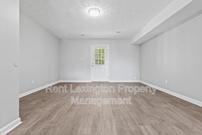 Foto del edificio - 1649 Foxhaven Dr