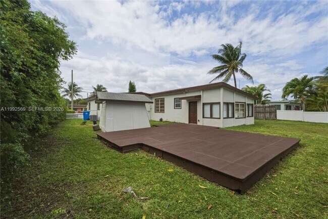 Foto del edificio - 3825 SW 33rd St