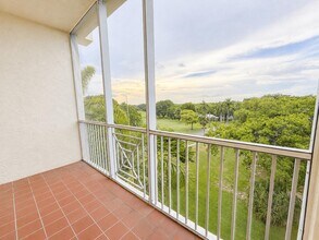 Building Photo - 3600 Oaks Clubhouse Dr