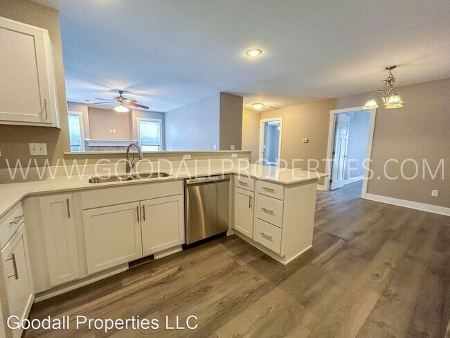Foto del edificio - 3 br, 3 bath House - 2675 Tracy Ave