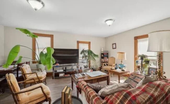 Foto del edificio - 303 3rd St NW