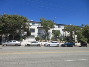 Building Photo - 13522 Glenoaks Blvd