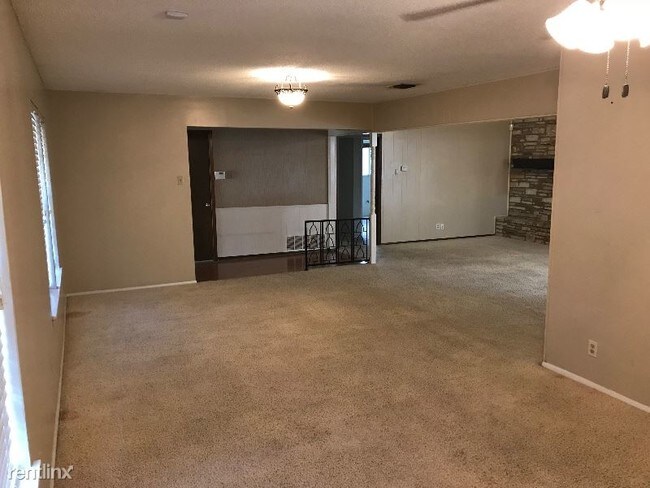 Building Photo - 3 br, 2 bath House - 938 Serenade Dr.