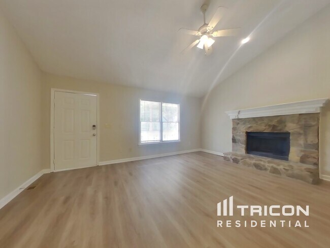 Foto del edificio - 4672 Emerald Willow Dr