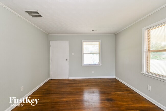 Building Photo - 4495 Jamaica Ave