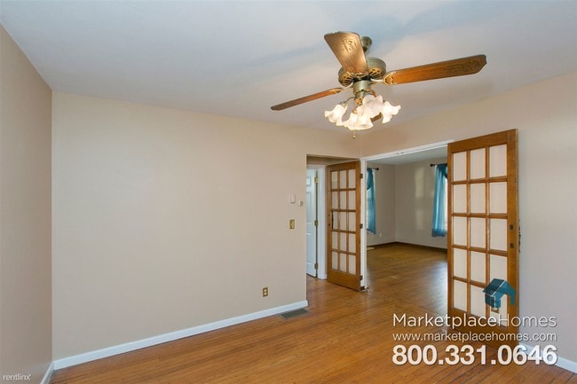 Building Photo - 244 W Ridgeland Ave