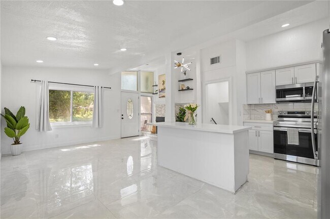 Building Photo - 5115 16th St N