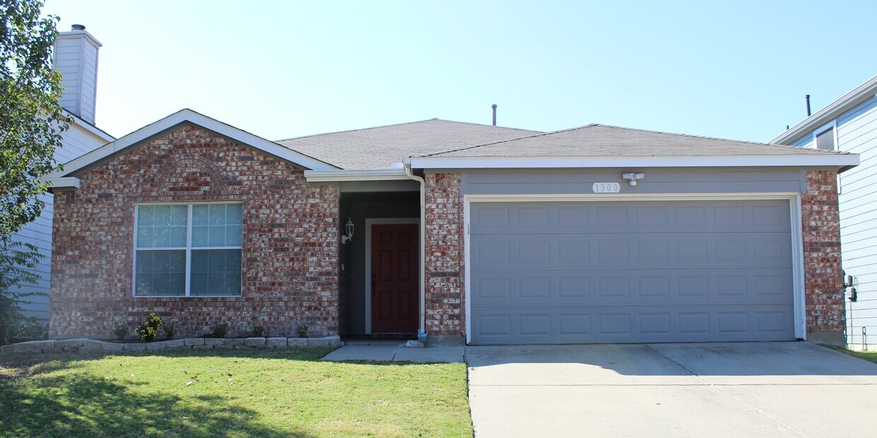 Front - 1300 Mallard Dr