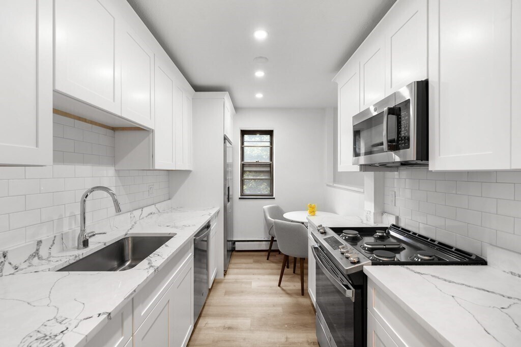 Foto principal - 4925 Washington St