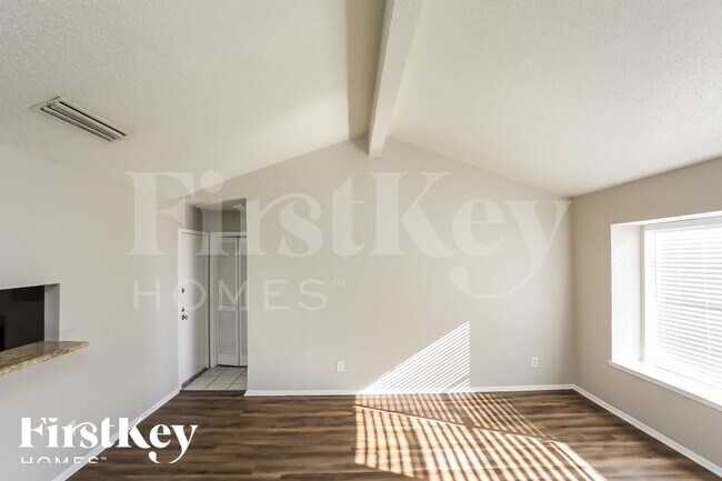 Foto del edificio - 612 Coolwood Ln