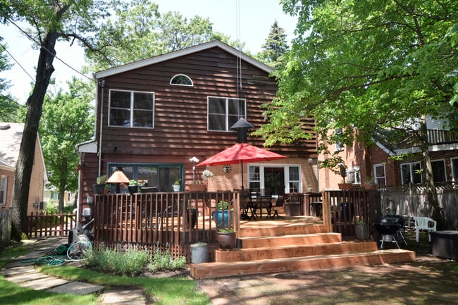 Building Photo - 319 Wesley Ave