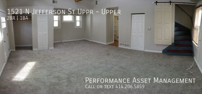 Building Photo - Gorgeous 2BED/1BATH East Side Upper Unit