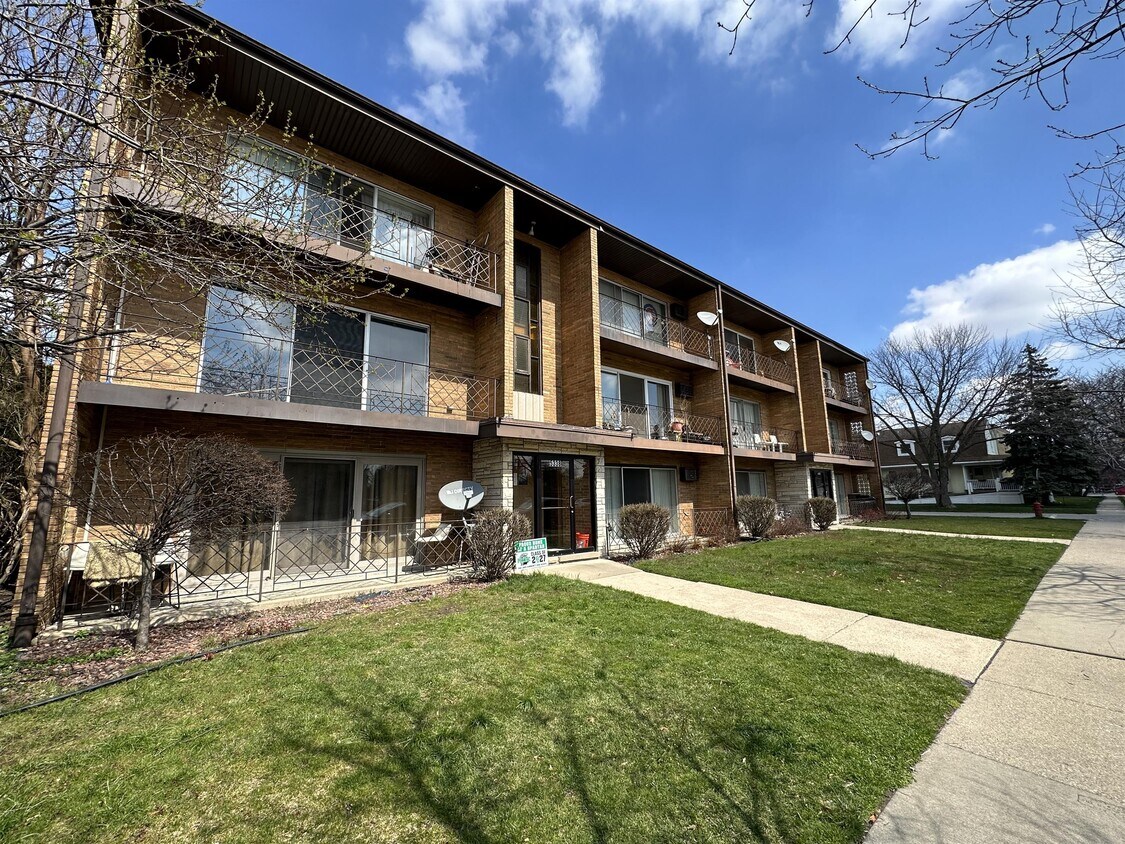 Primary Photo - 5338 W 96th St