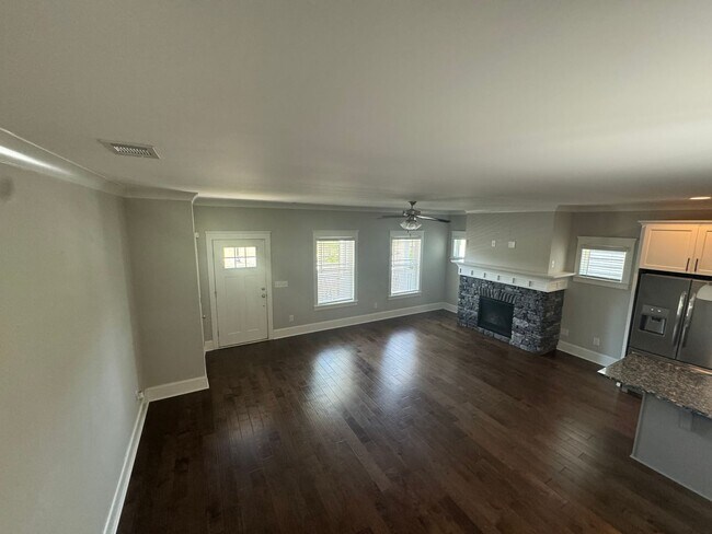 Building Photo - Desirable Orchards Rental
