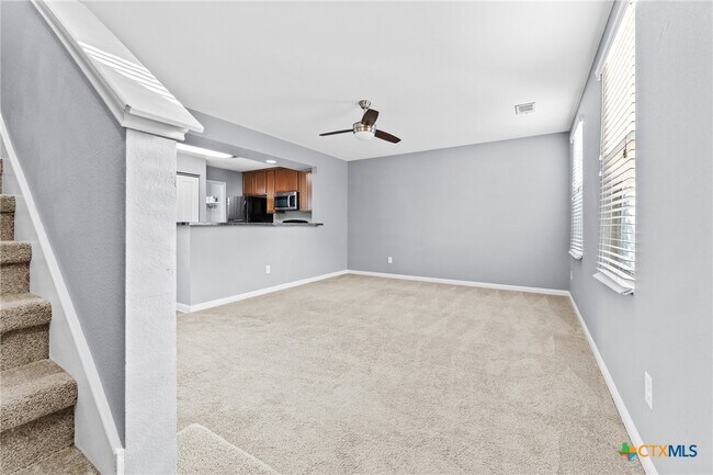 Foto del edificio - 320 Trestle Tree