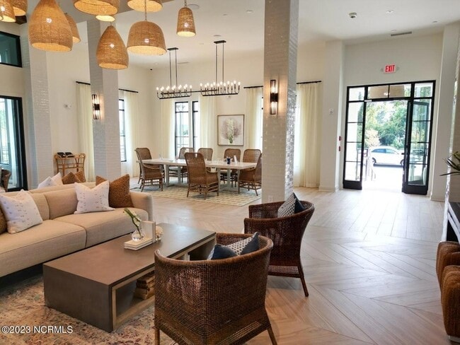 Foto del edificio - 4711 Azalea Landing Dr