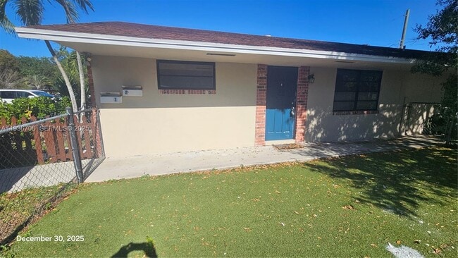 Building Photo - 5030 SW 26th Ave