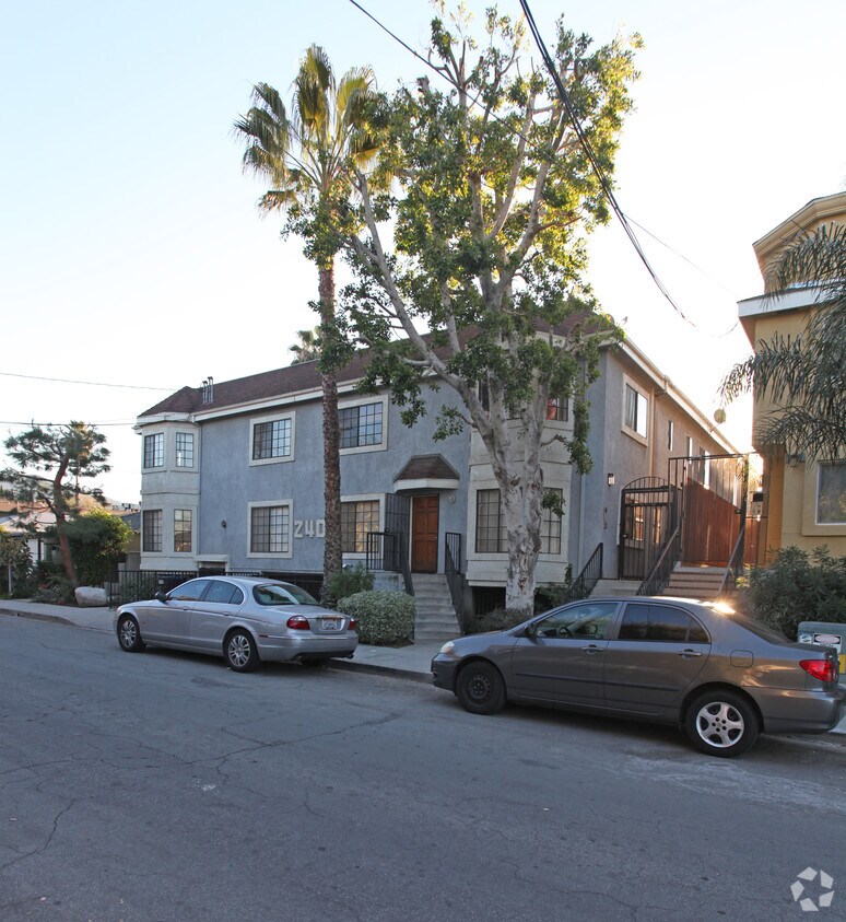 Building Photo - 240 W Spazier Ave