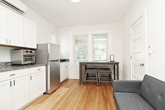 Building Photo - 2309 Fontaine Ave