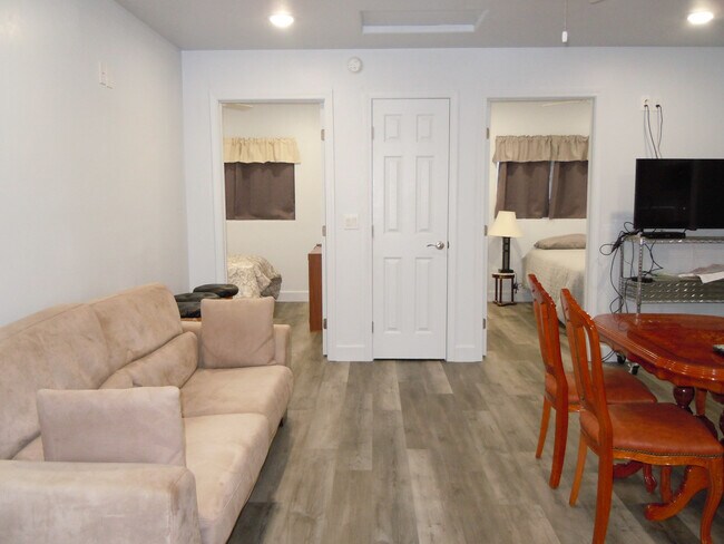 Building Photo - 161 Kuula St