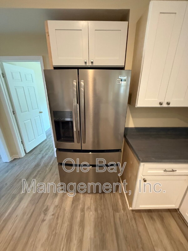 Foto del edificio - 5011 Highcrest Dr