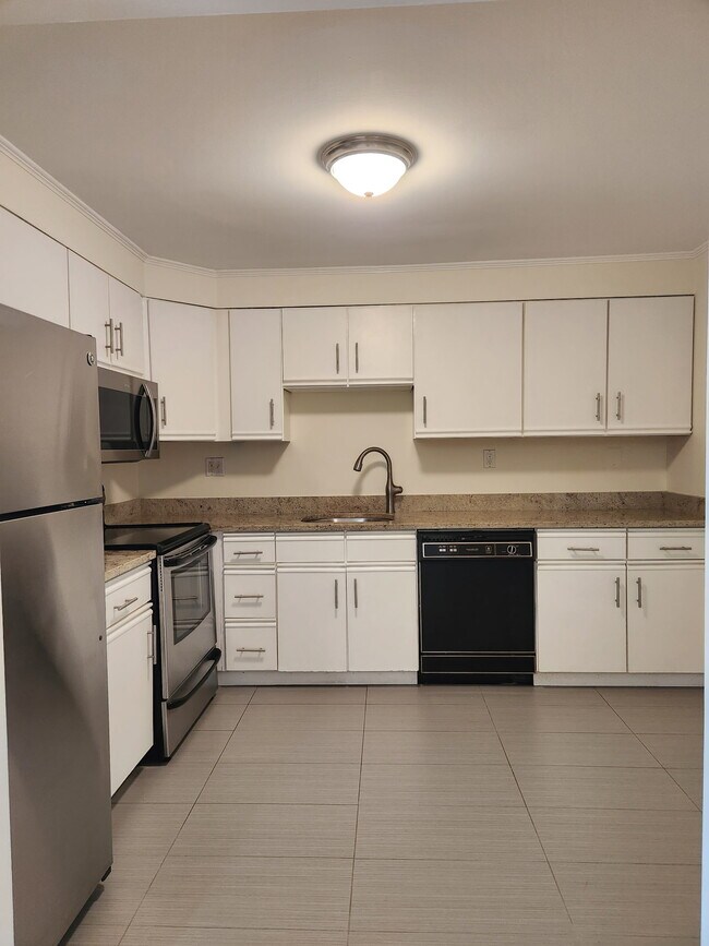 Foto del edificio - 1321 Worcester Rd