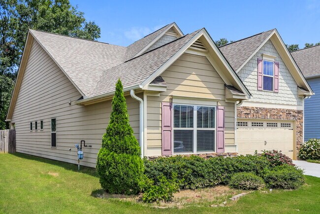 Building Photo - 35 Mercer Ln