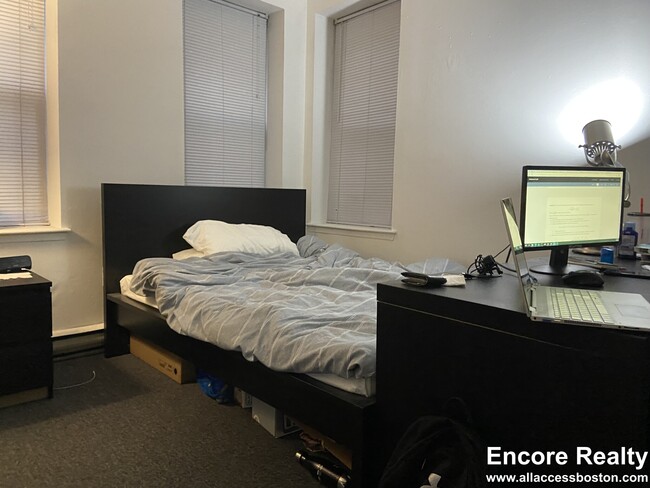 Foto del edificio - 772 Columbus Ave