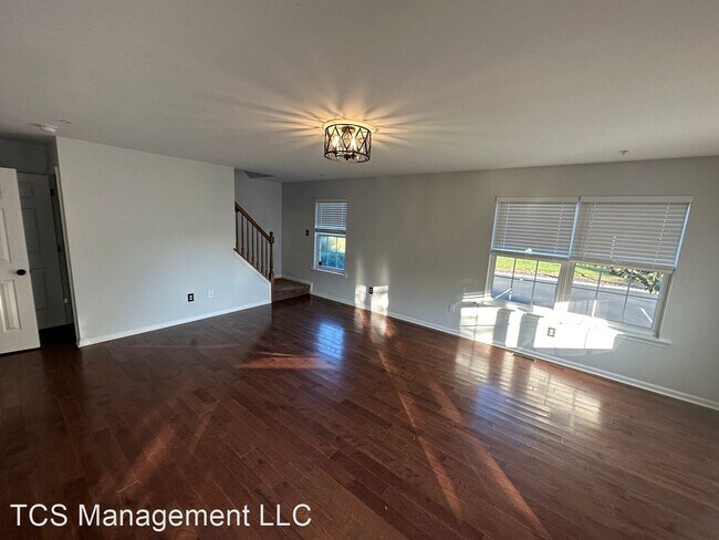 Foto del edificio - 3 br, 1.5 bath House - 105 Goldfinch Ct