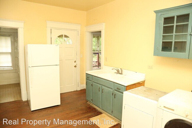Building Photo - 3 br, 1 bath House - 221 9th St SW