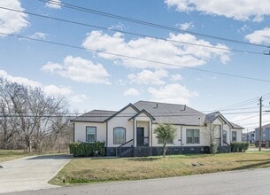 Building Photo - 4801 Wenda St