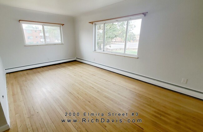 Foto del edificio - * 1 bed, 1 bath Great location off Havana ...