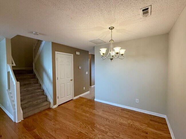 Building Photo - Holly Ridge